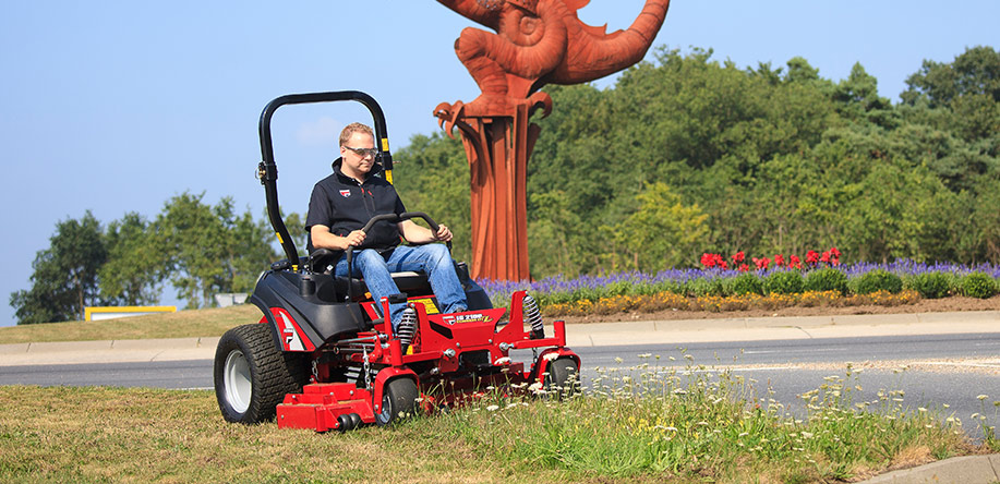 IS® 2100Z Zero Turn Klippere