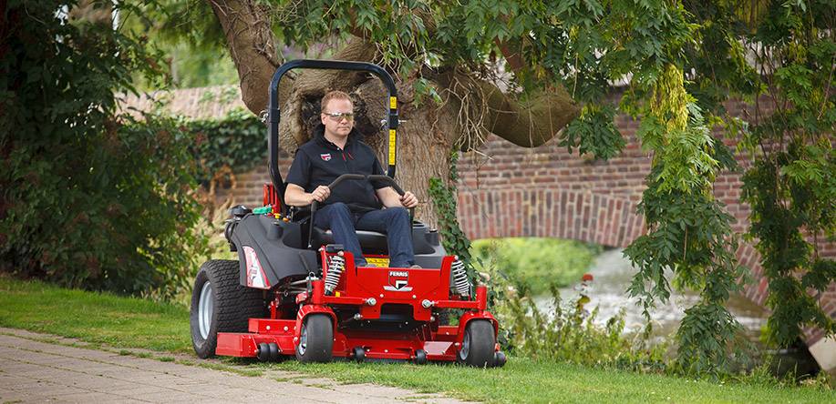 IS® 2600Z Zero Turn Klippere